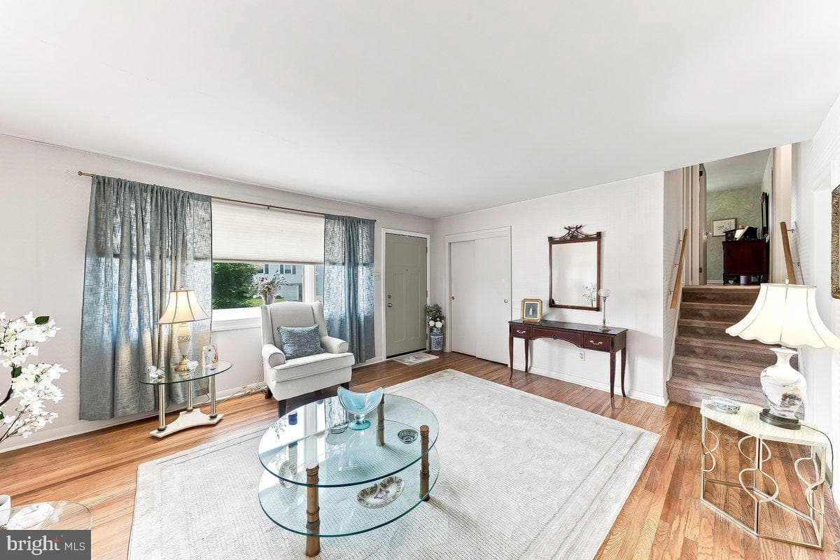 240 Talbot Drive photo 12