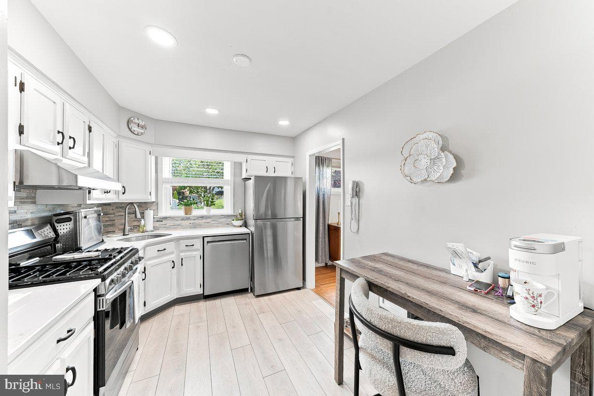 240 Talbot Drive photo 16