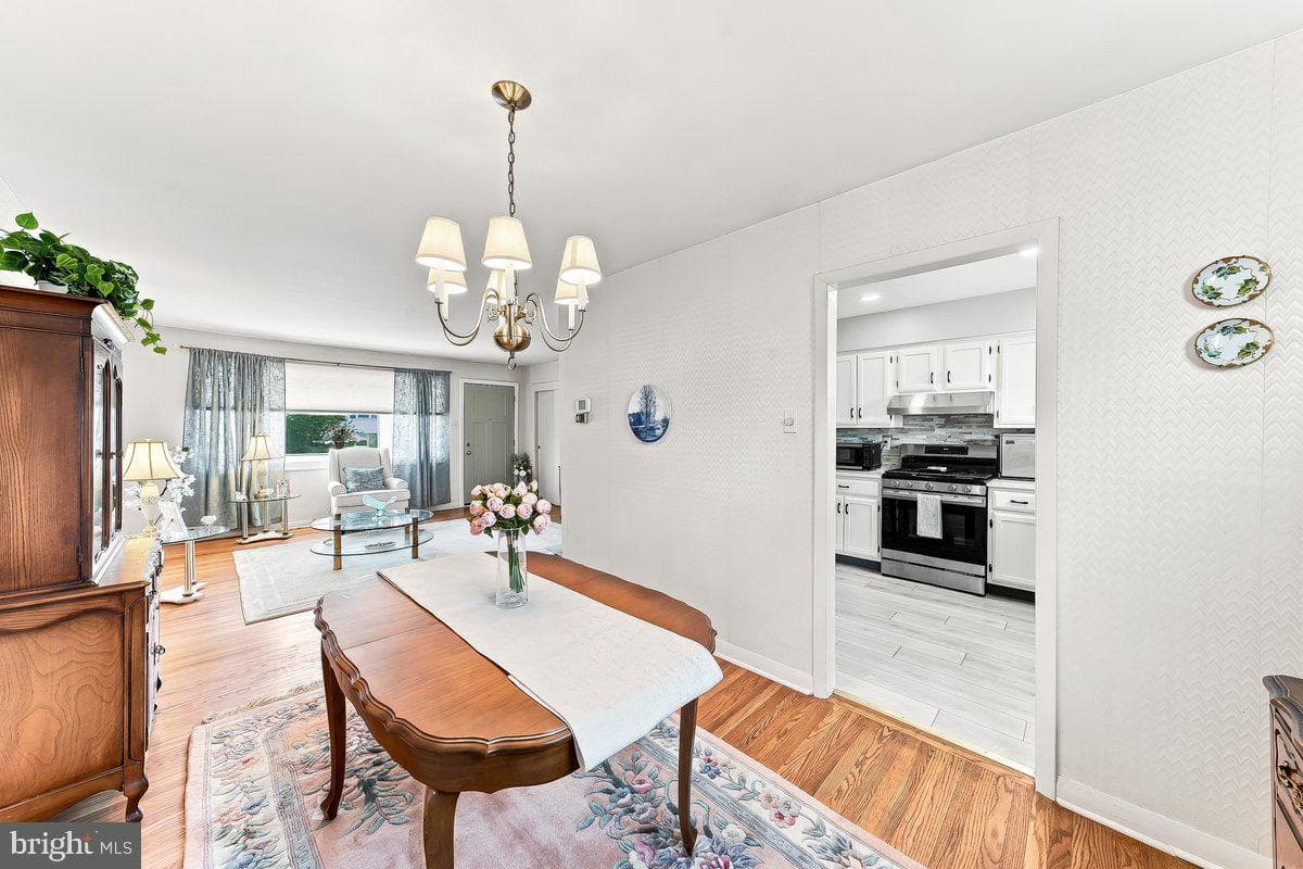 240 Talbot Drive photo 19