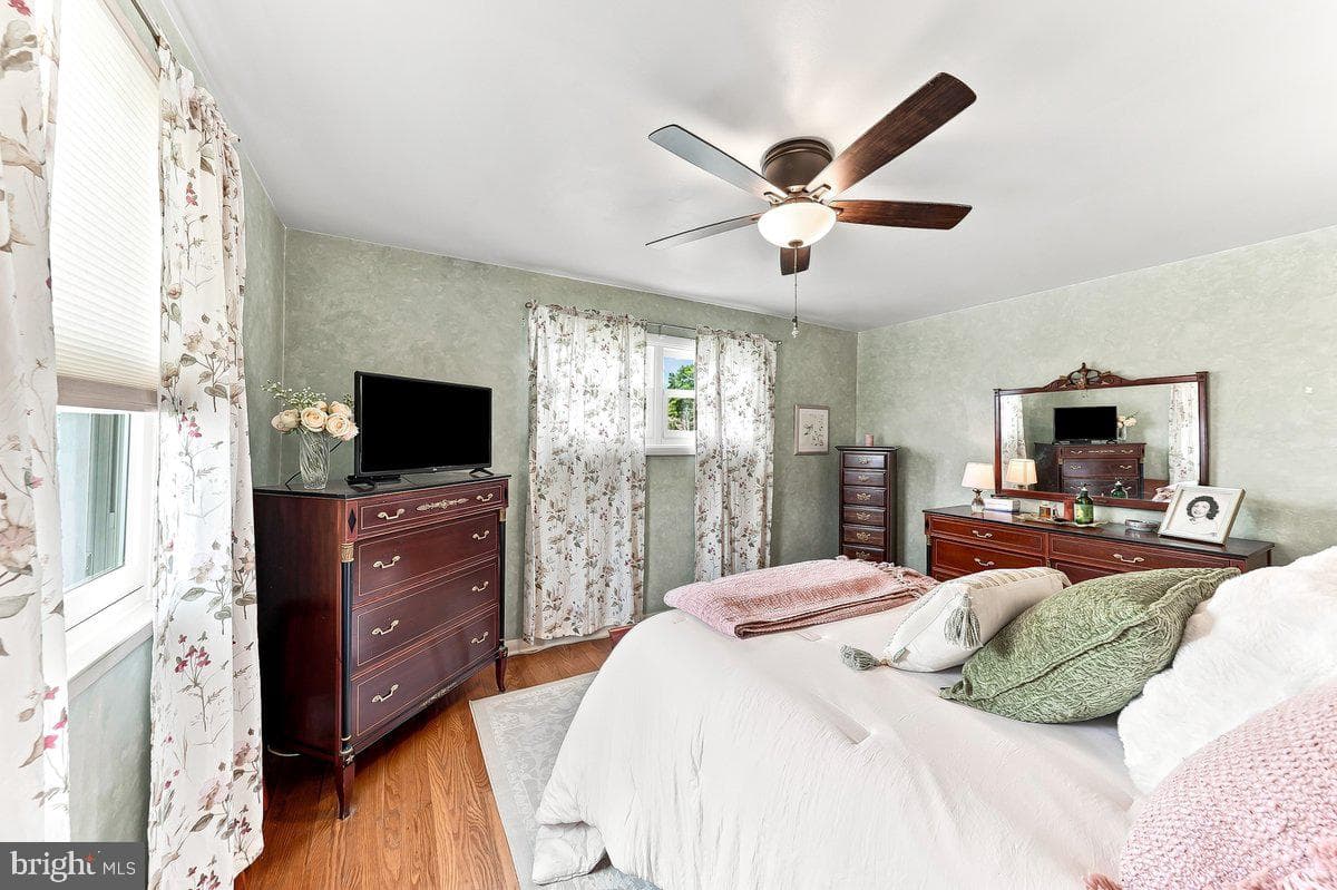 240 Talbot Drive photo 25