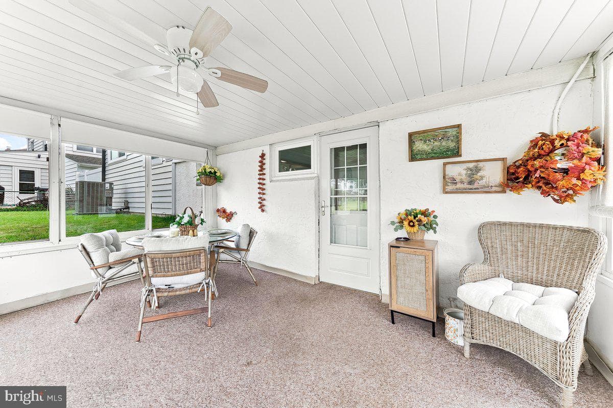 240 Talbot Drive photo 31