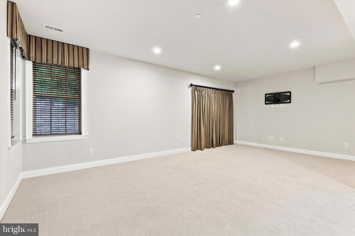 109 Eastwing Alley photo 40