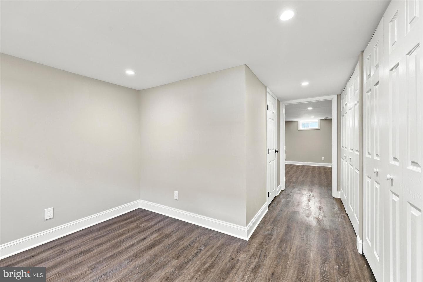 205 W Washington Avenue photo 13