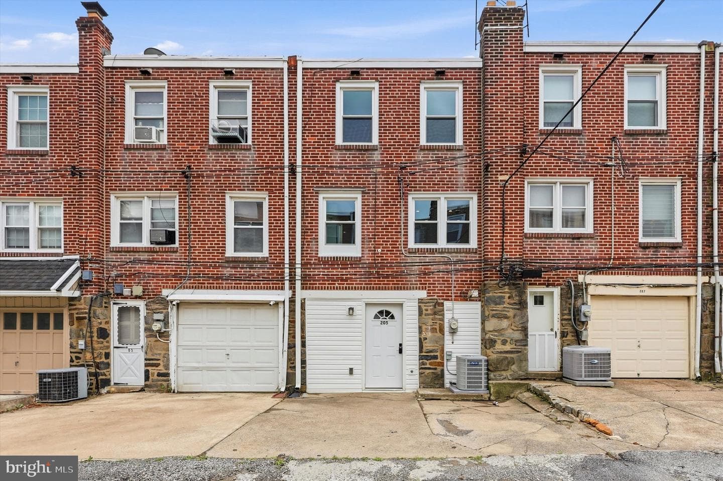205 W Washington Avenue photo 15