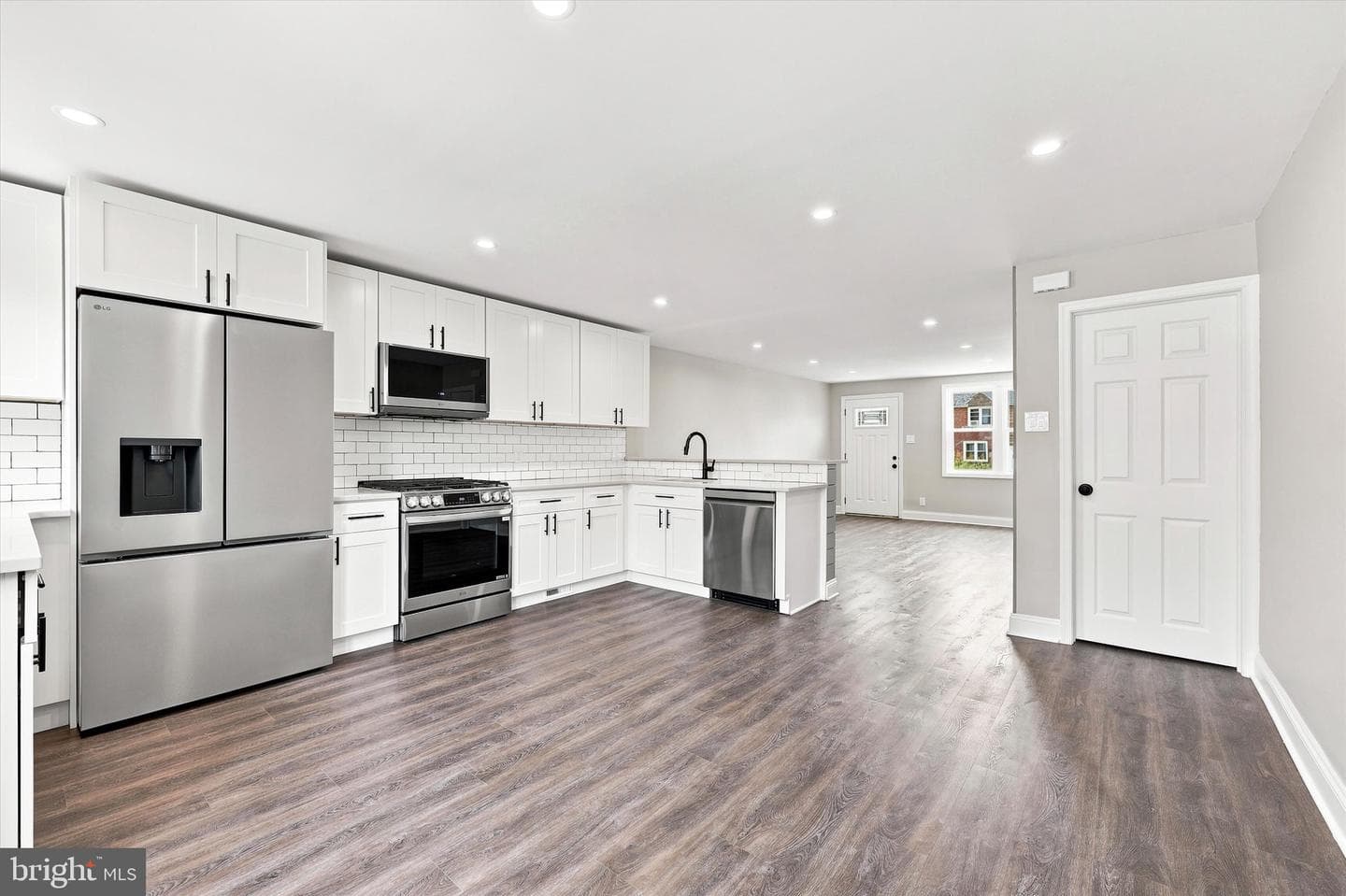 205 W Washington Avenue photo 3