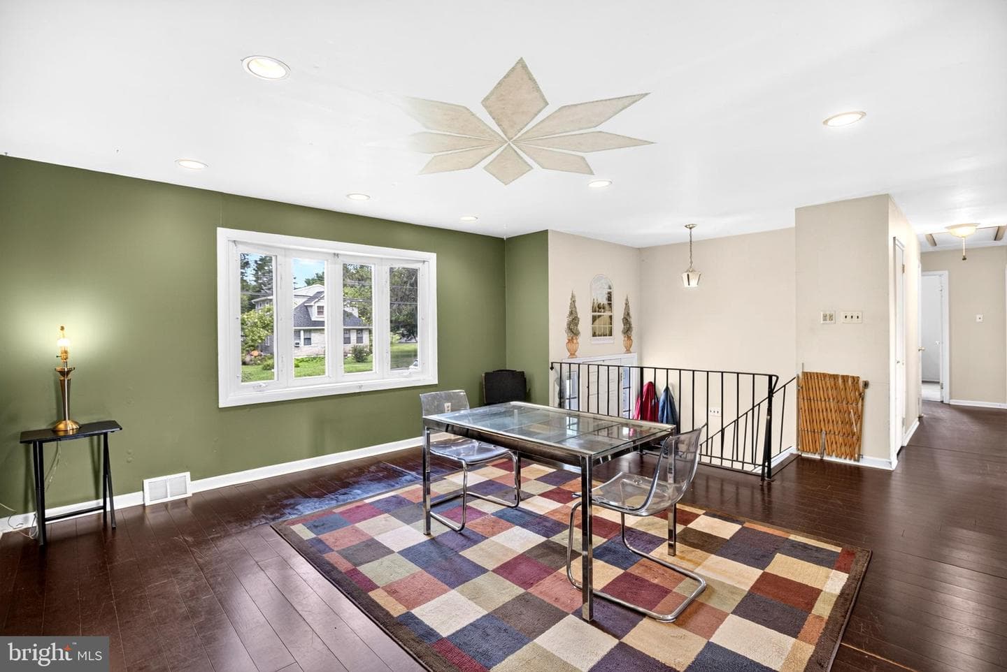 1745 Larkin Road photo 3