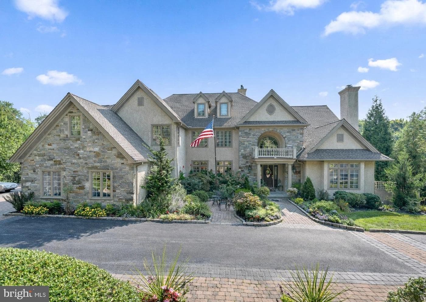 365 Arbor Circle, Media