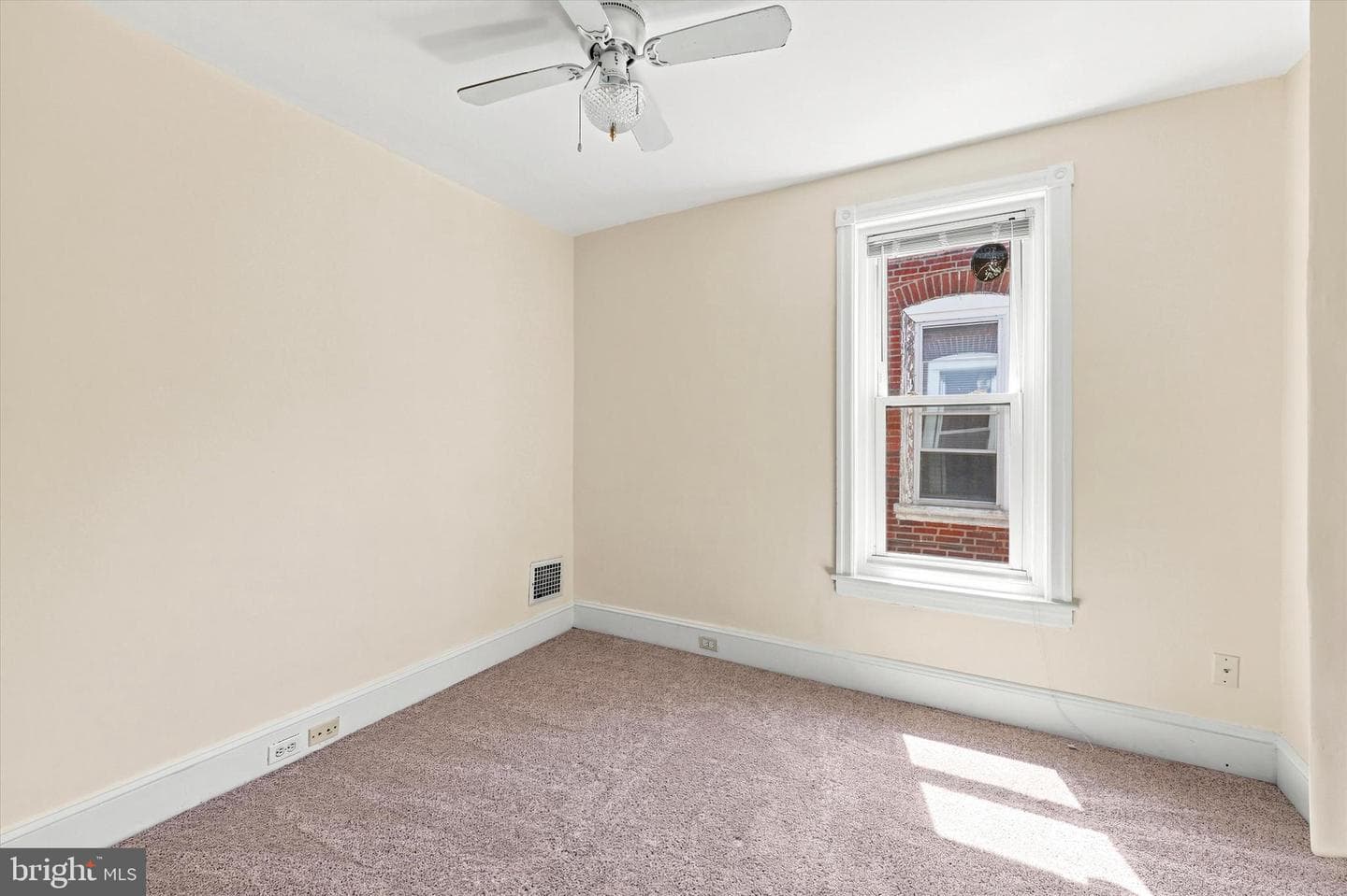 242 Virginia Avenue photo 17
