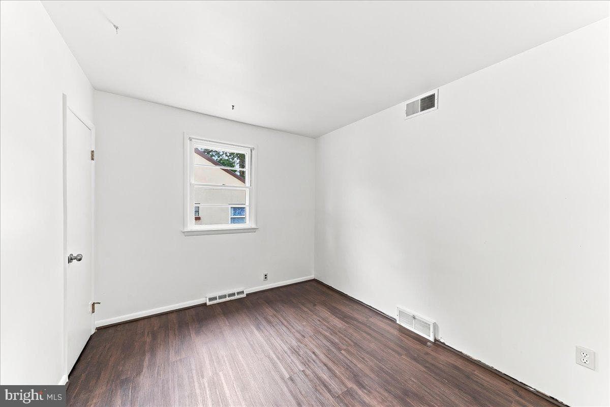 426 Sharp Avenue photo 13
