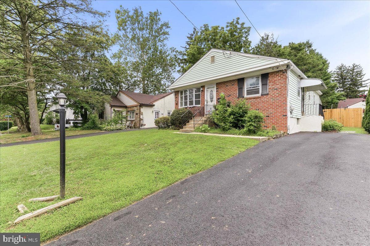 426 Sharp Avenue, Glenolden