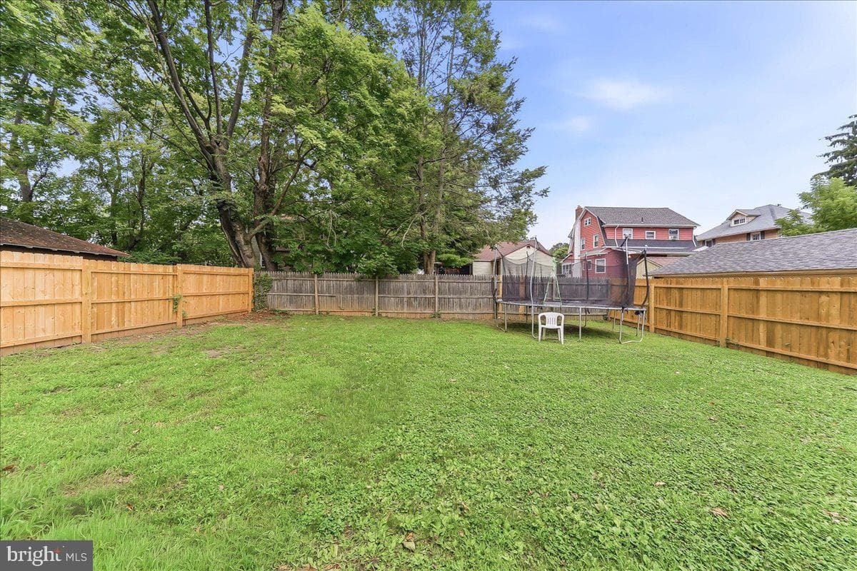 426 Sharp Avenue photo 3