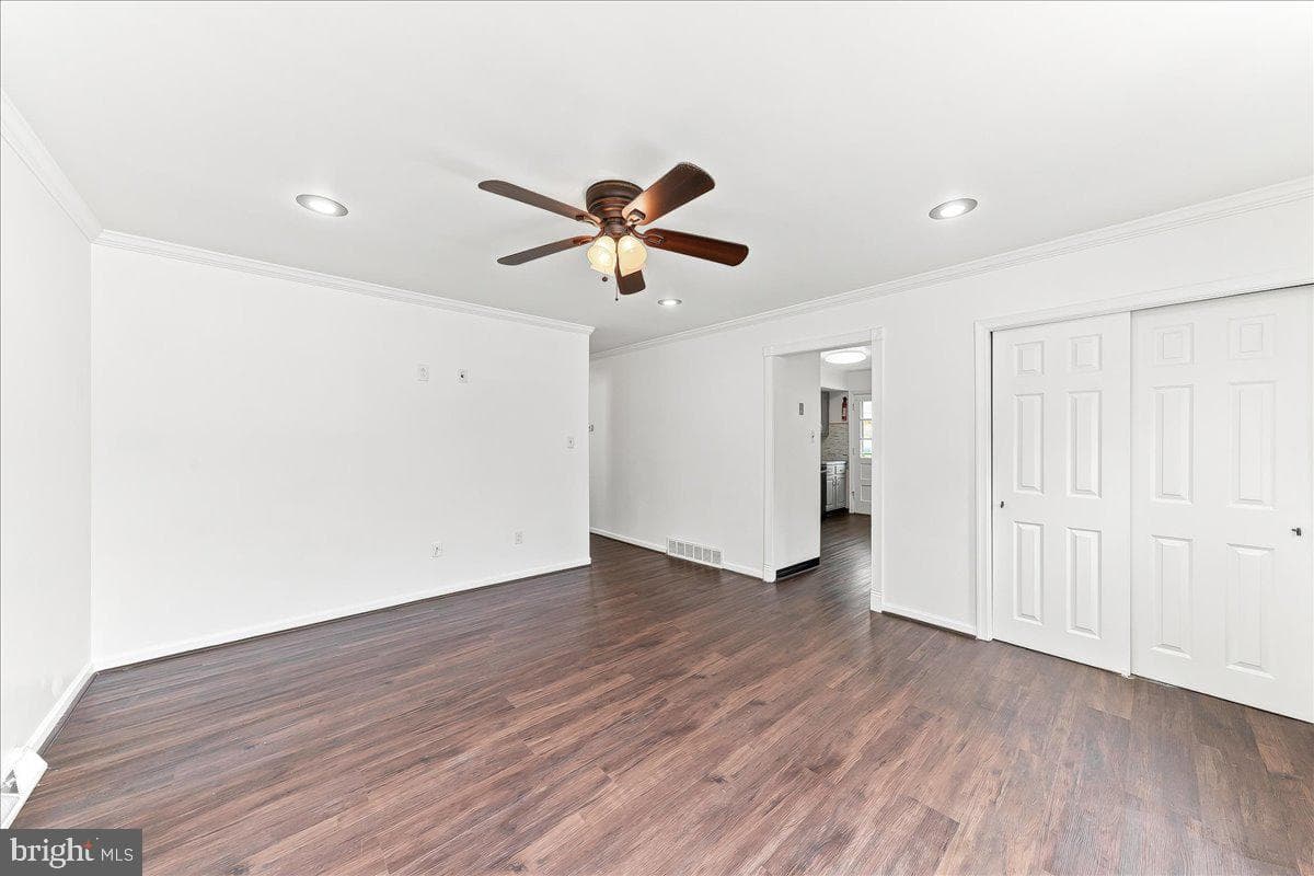 426 Sharp Avenue photo 6