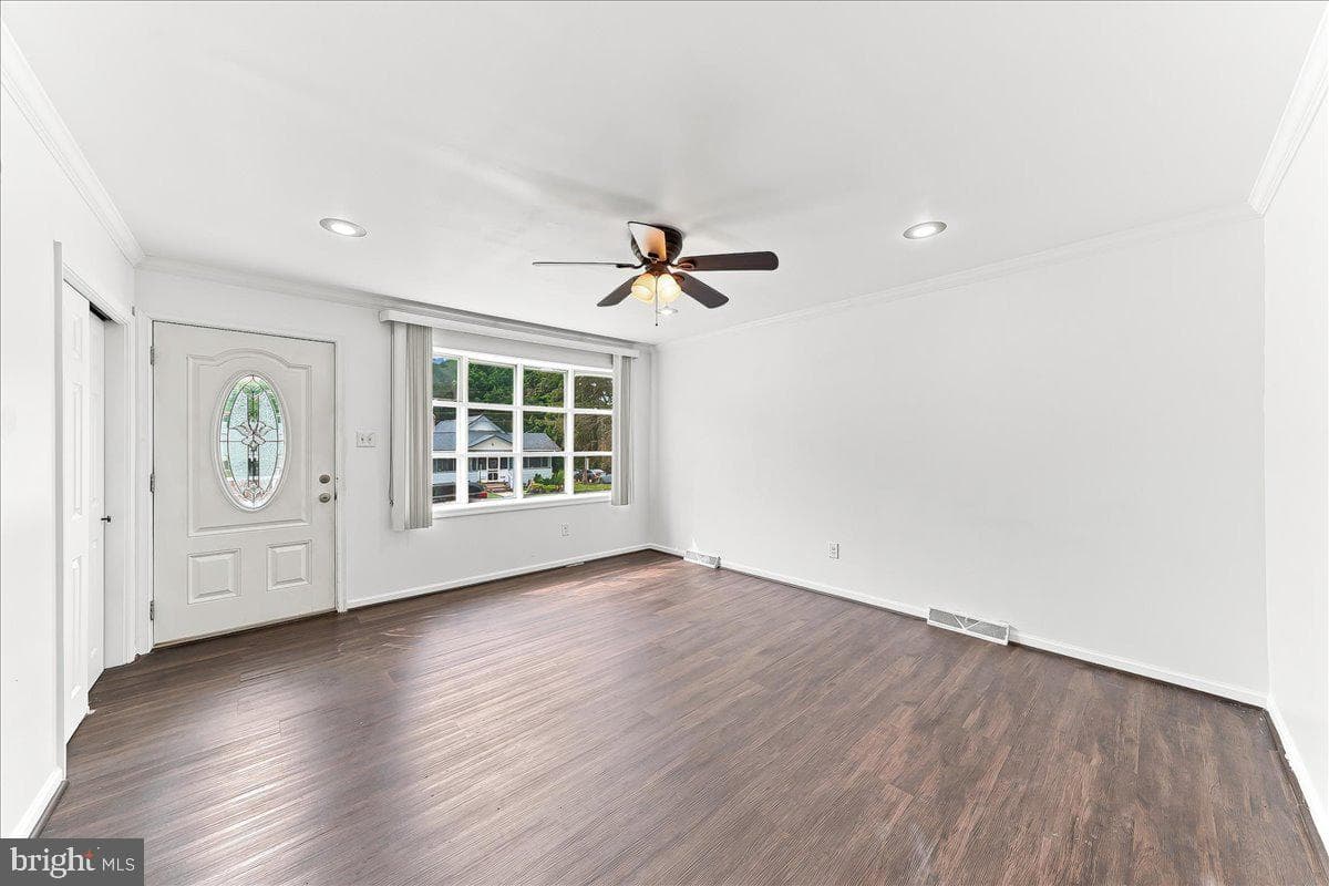 426 Sharp Avenue photo 7