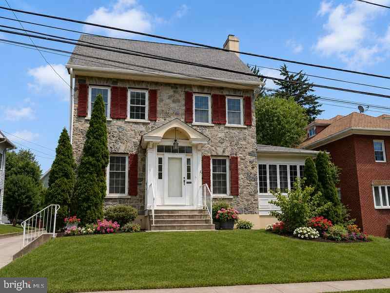 219 Wayne Avenue photo 3