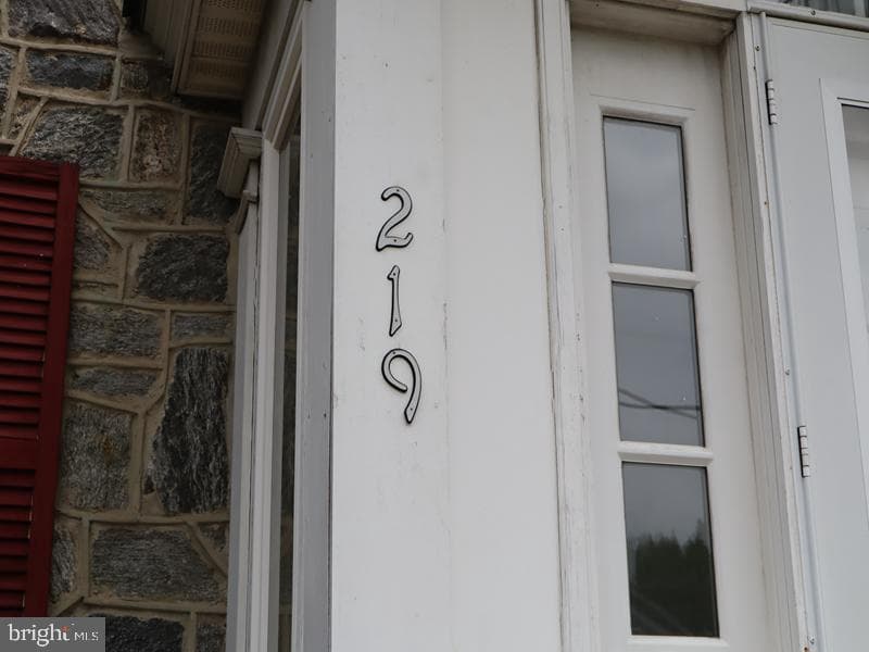 219 Wayne Avenue photo 4