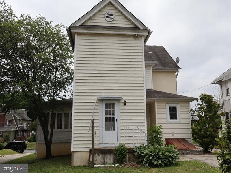 219 Wayne Avenue photo 5
