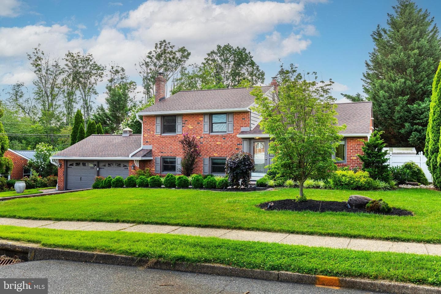 609 Hillside Avenue photo 3