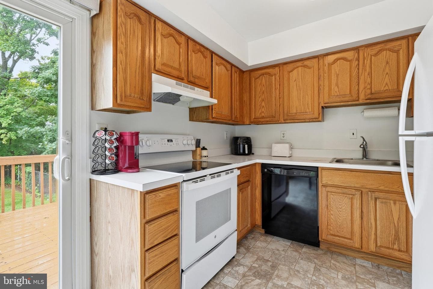 201 Summit Avenue photo 9