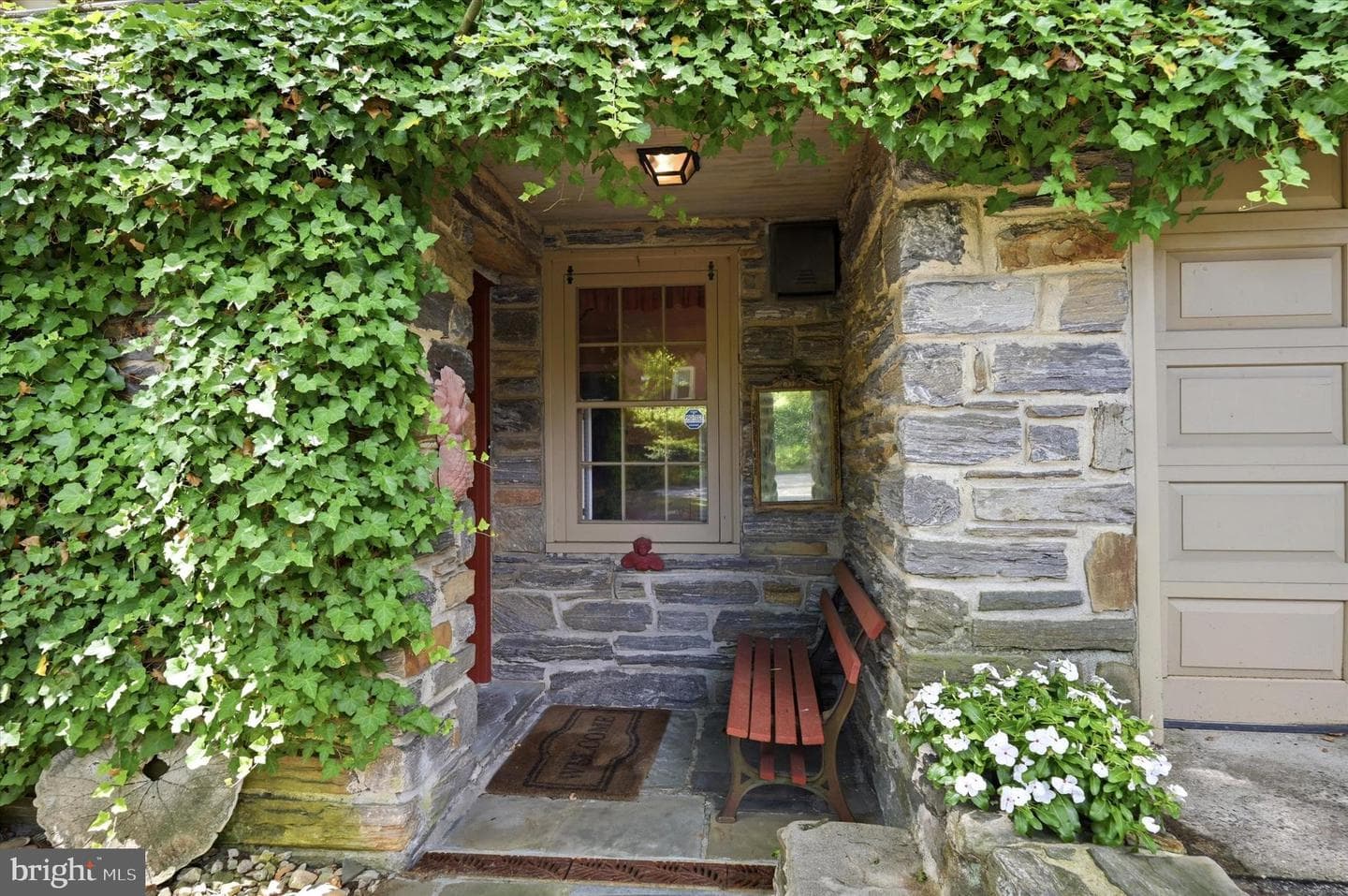 1010 Crest Road photo 3