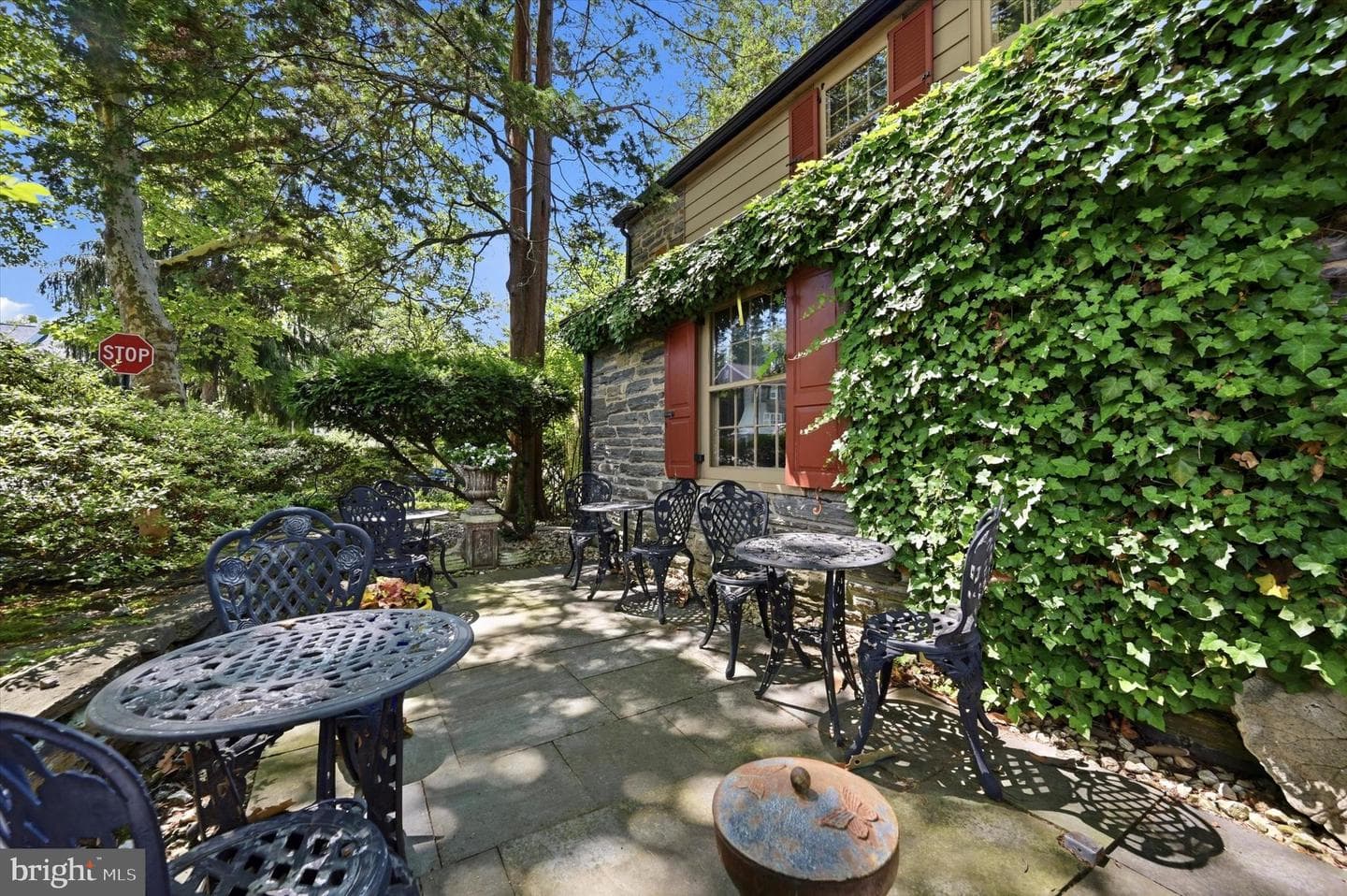 1010 Crest Road photo 4