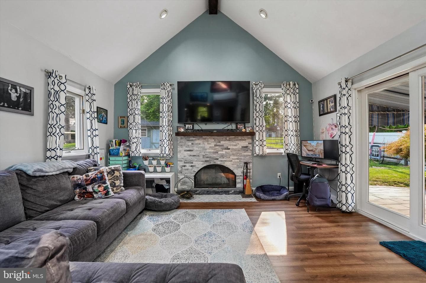 18 N Malin Road photo 11