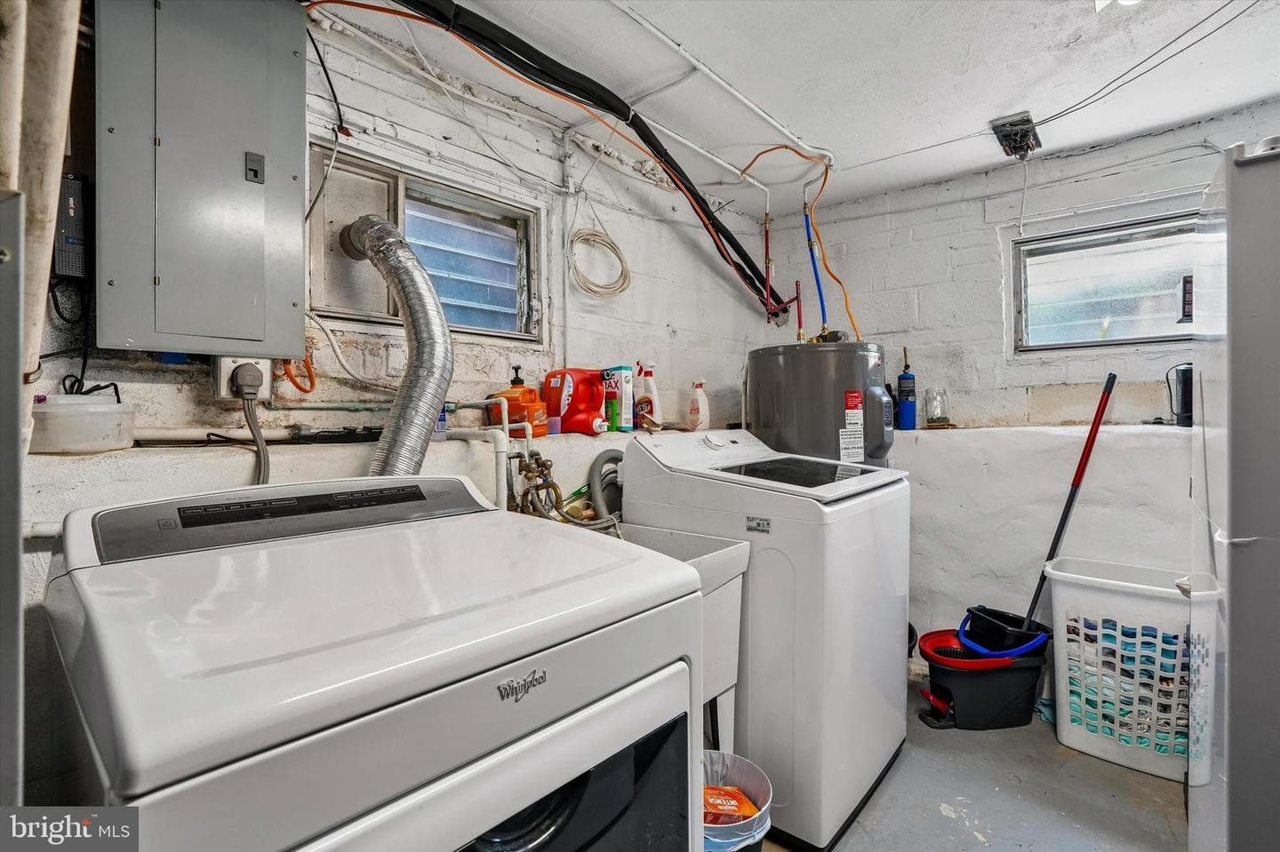 18 N Malin Road photo 15
