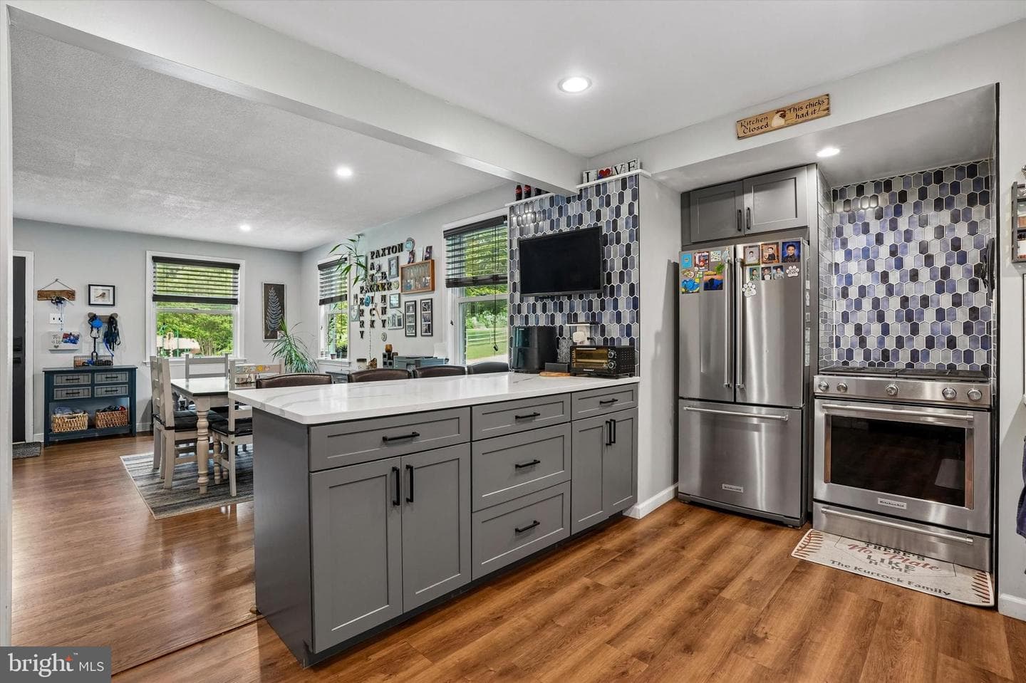 18 N Malin Road photo 9