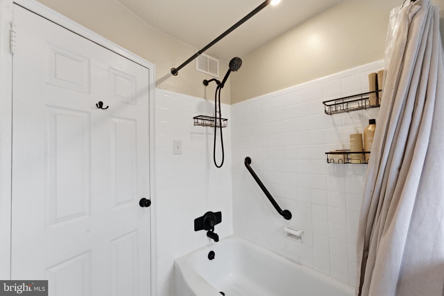 1024 Cobbs Street photo 23
