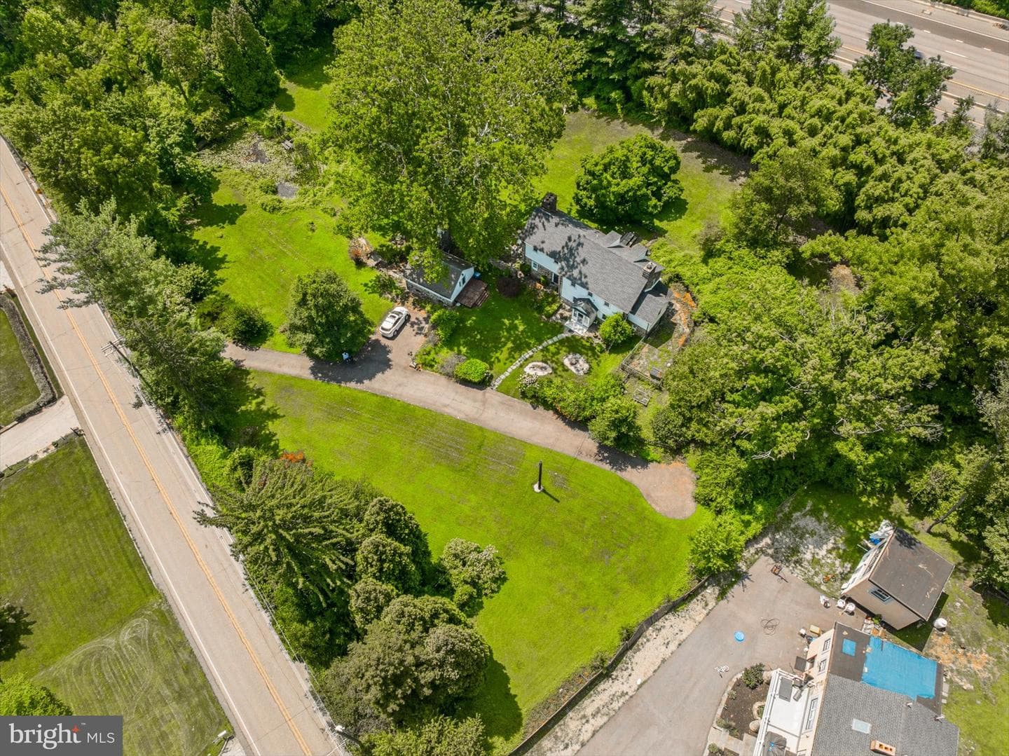 230 Sproul Road photo 10