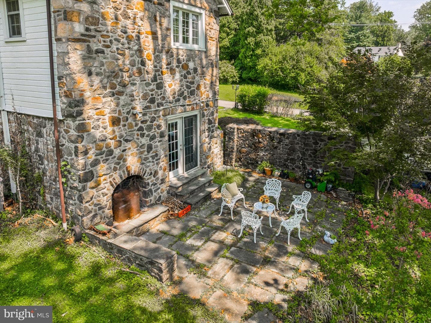 230 Sproul Road photo 16