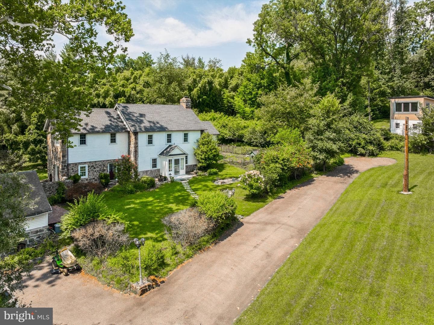 230 Sproul Road photo 6