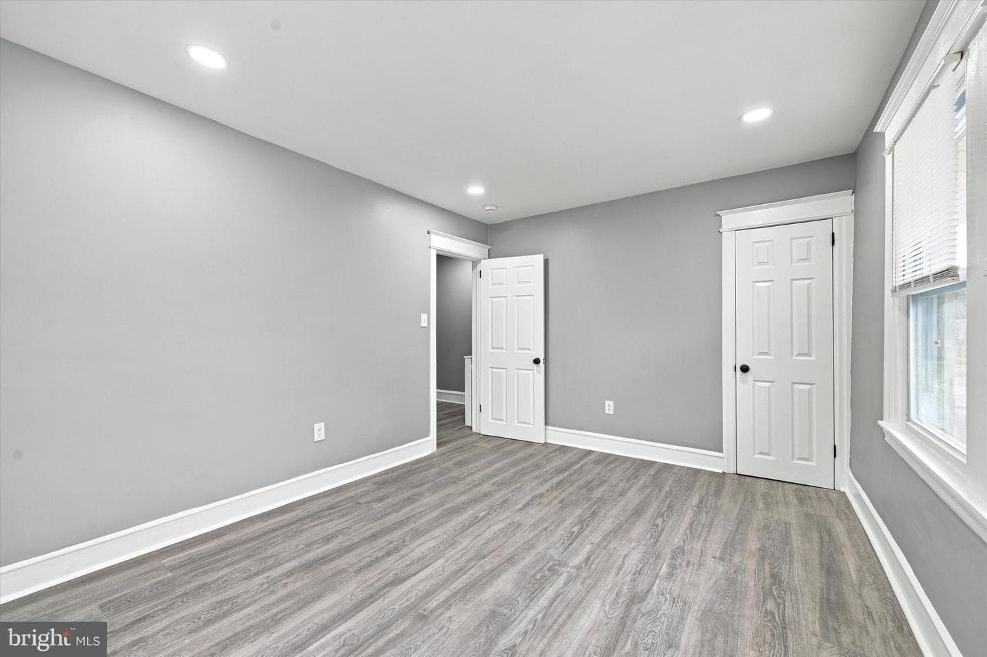 216 Woodlawn Avenue photo 11