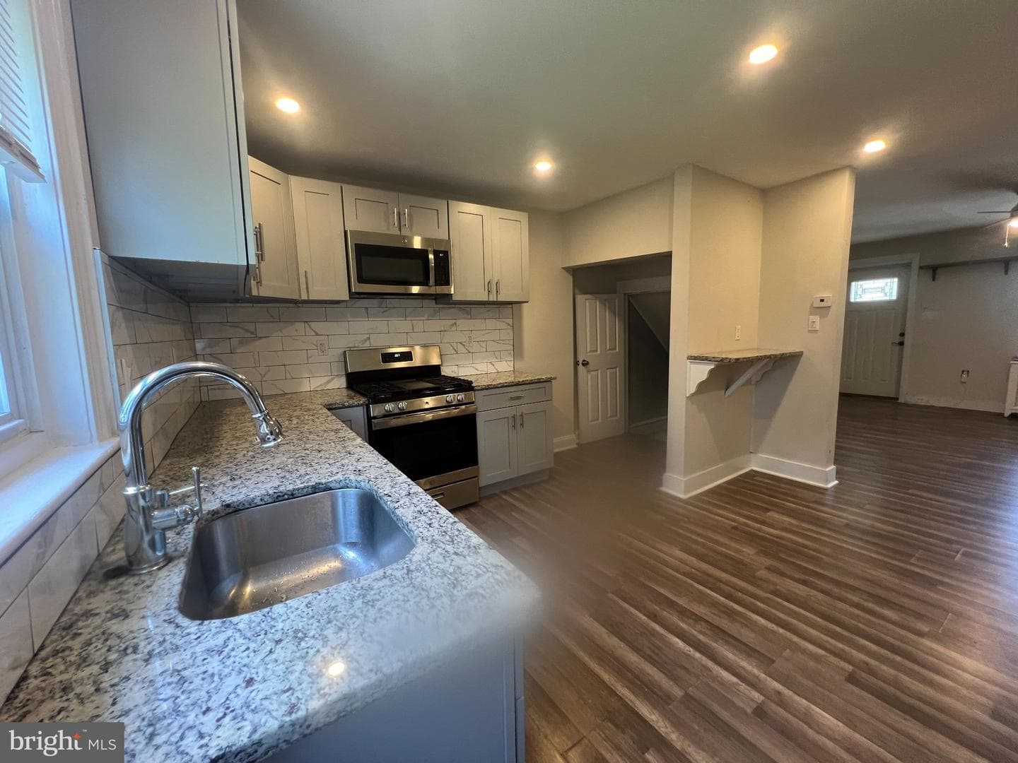 1026 Hansen Place photo 6