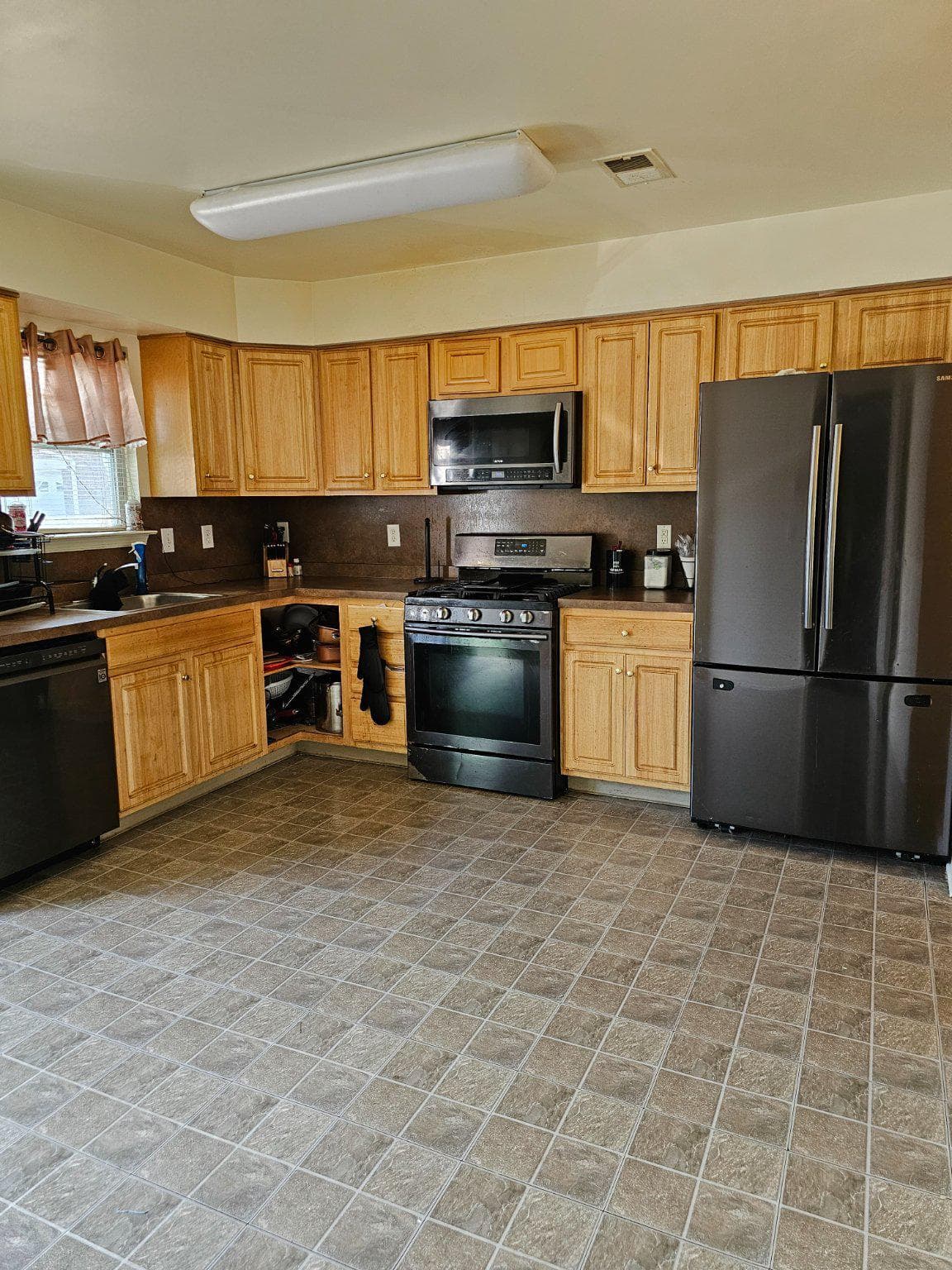 615 Edwards Street photo 6