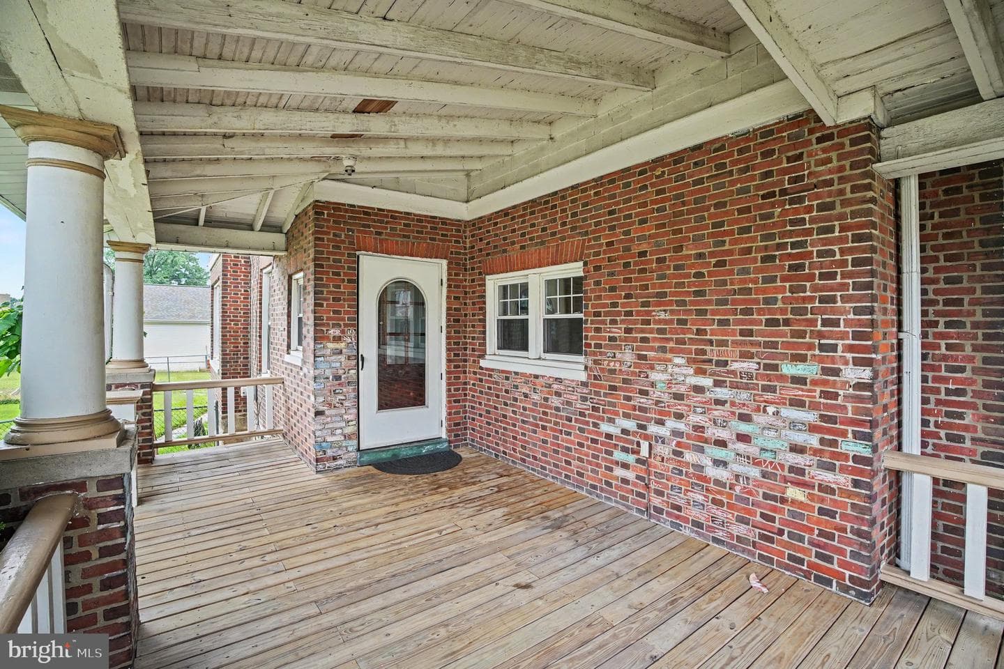 210 E Winona Avenue photo 4