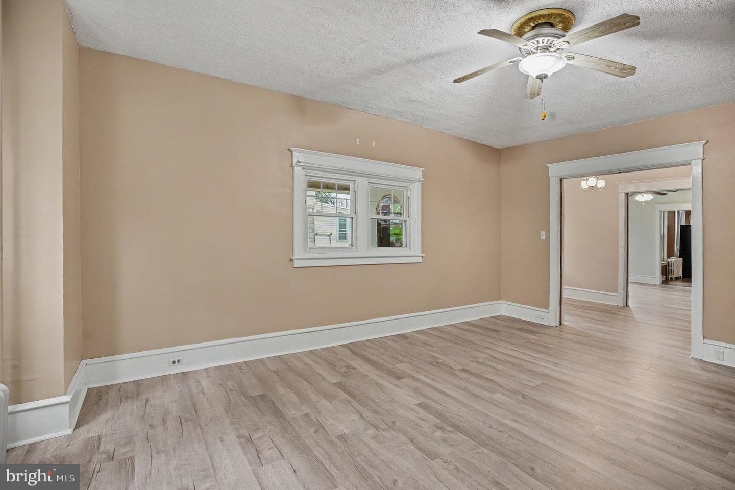 210 E Winona Avenue photo 8