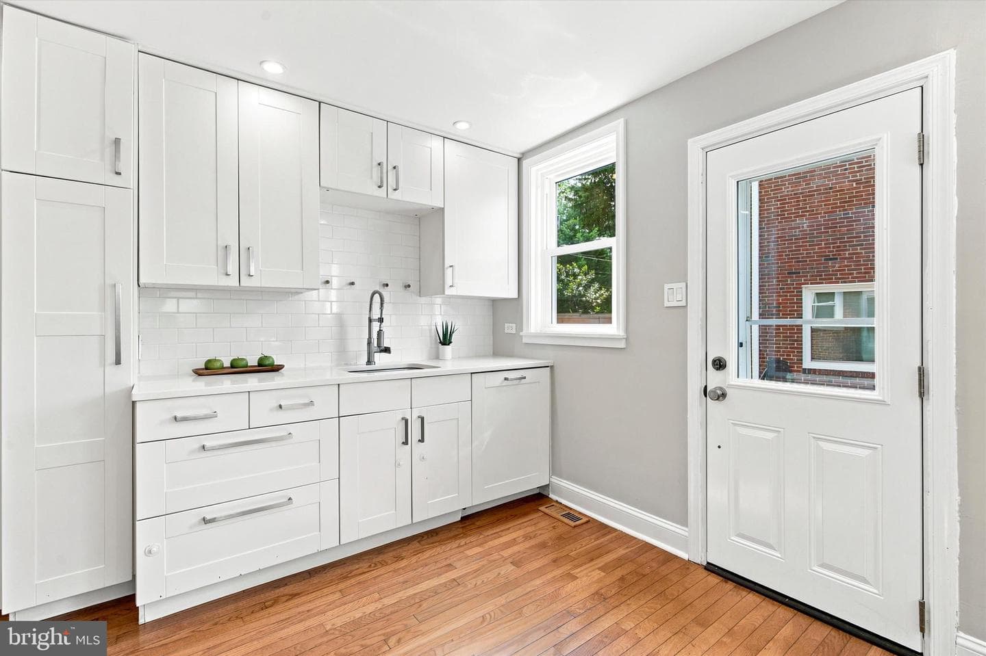 39 Myrtle Avenue photo 10