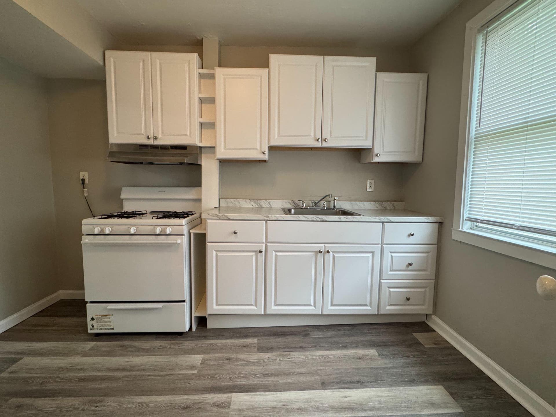 410 Austin Court photo 4