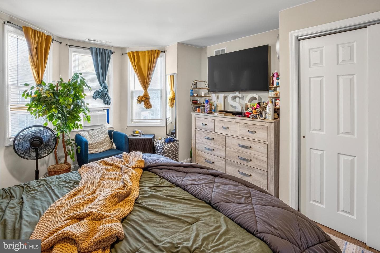 1106 Lawrence Avenue photo 17