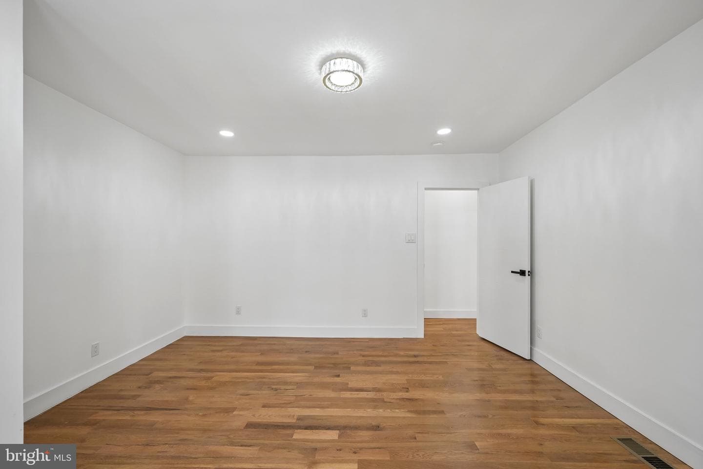 45 W Essex Avenue photo 21