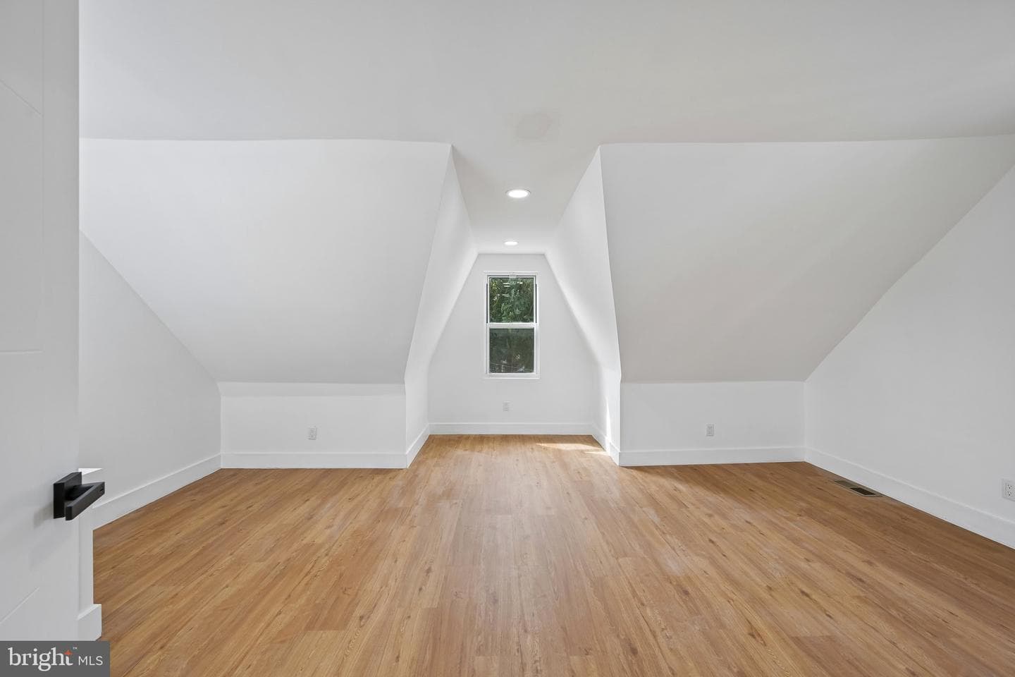 45 W Essex Avenue photo 26
