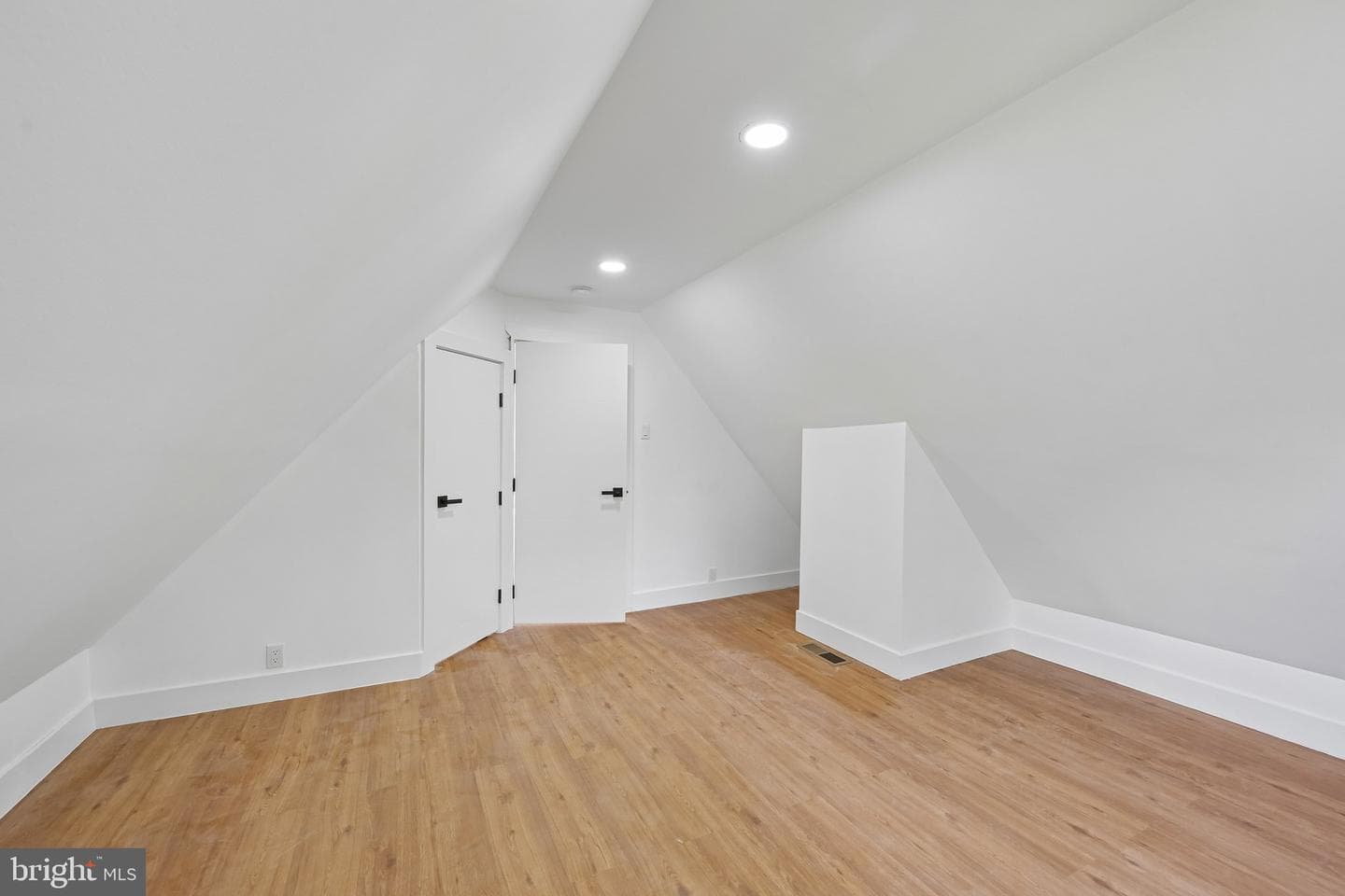 45 W Essex Avenue photo 30