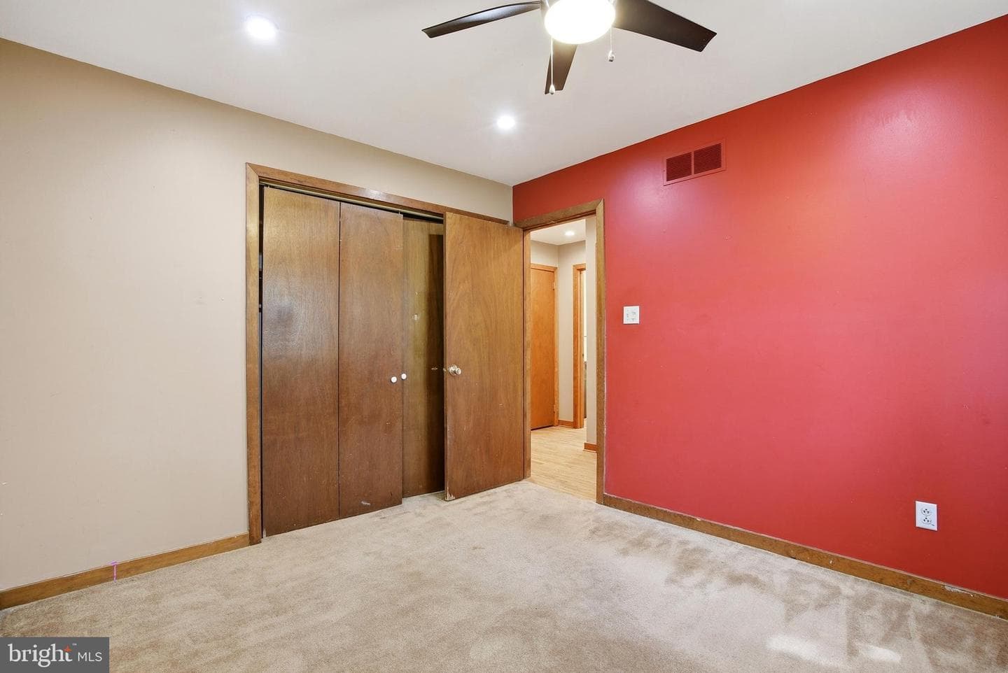 3 Upper Bank Drive photo 17