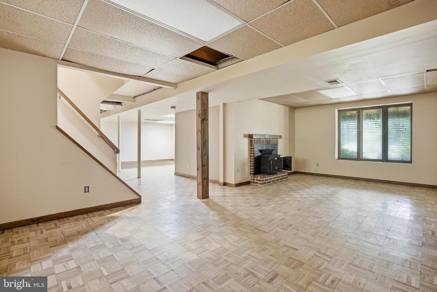 3 Upper Bank Drive photo 29