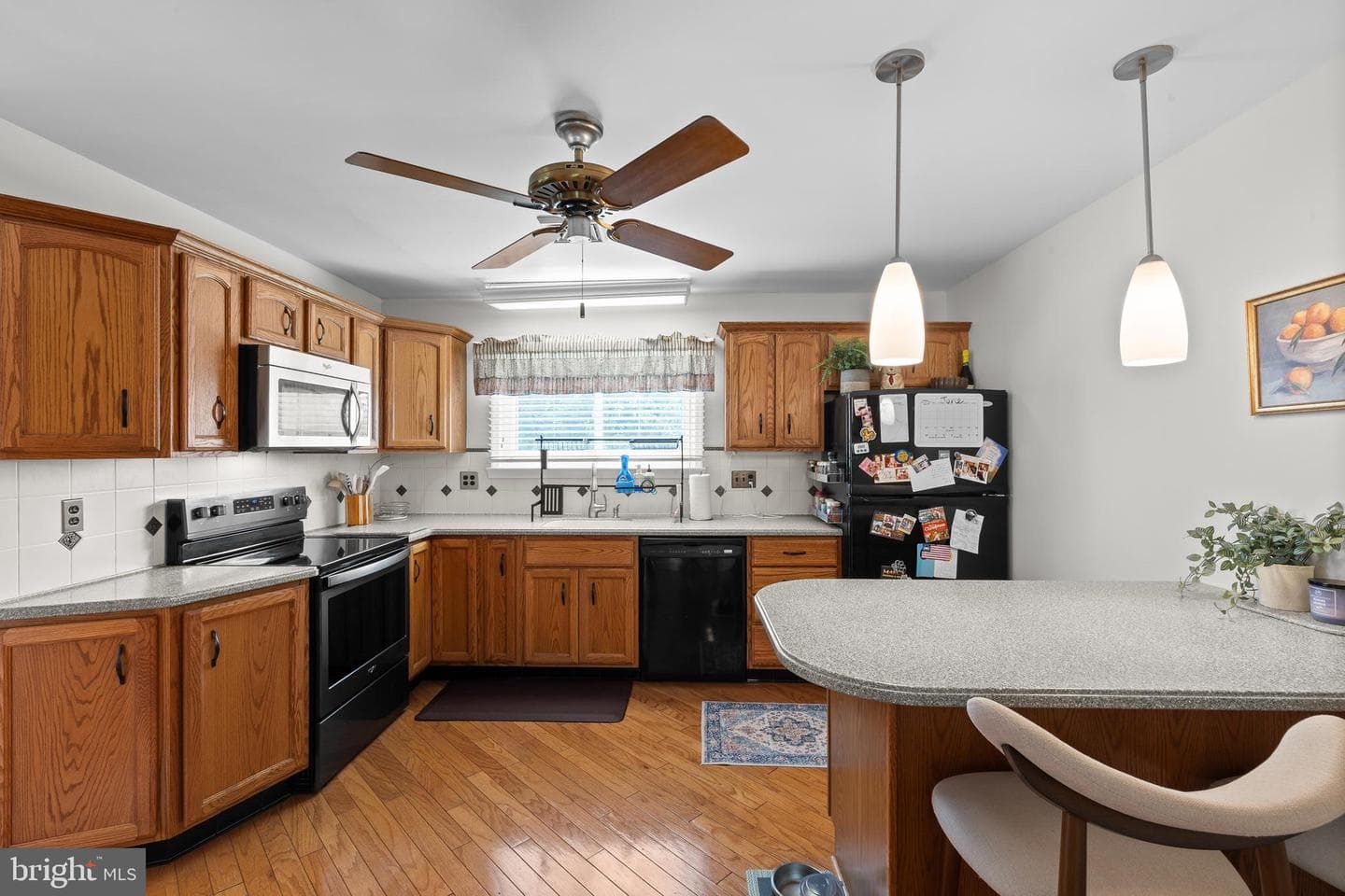 2255 Hillside Lane photo 16