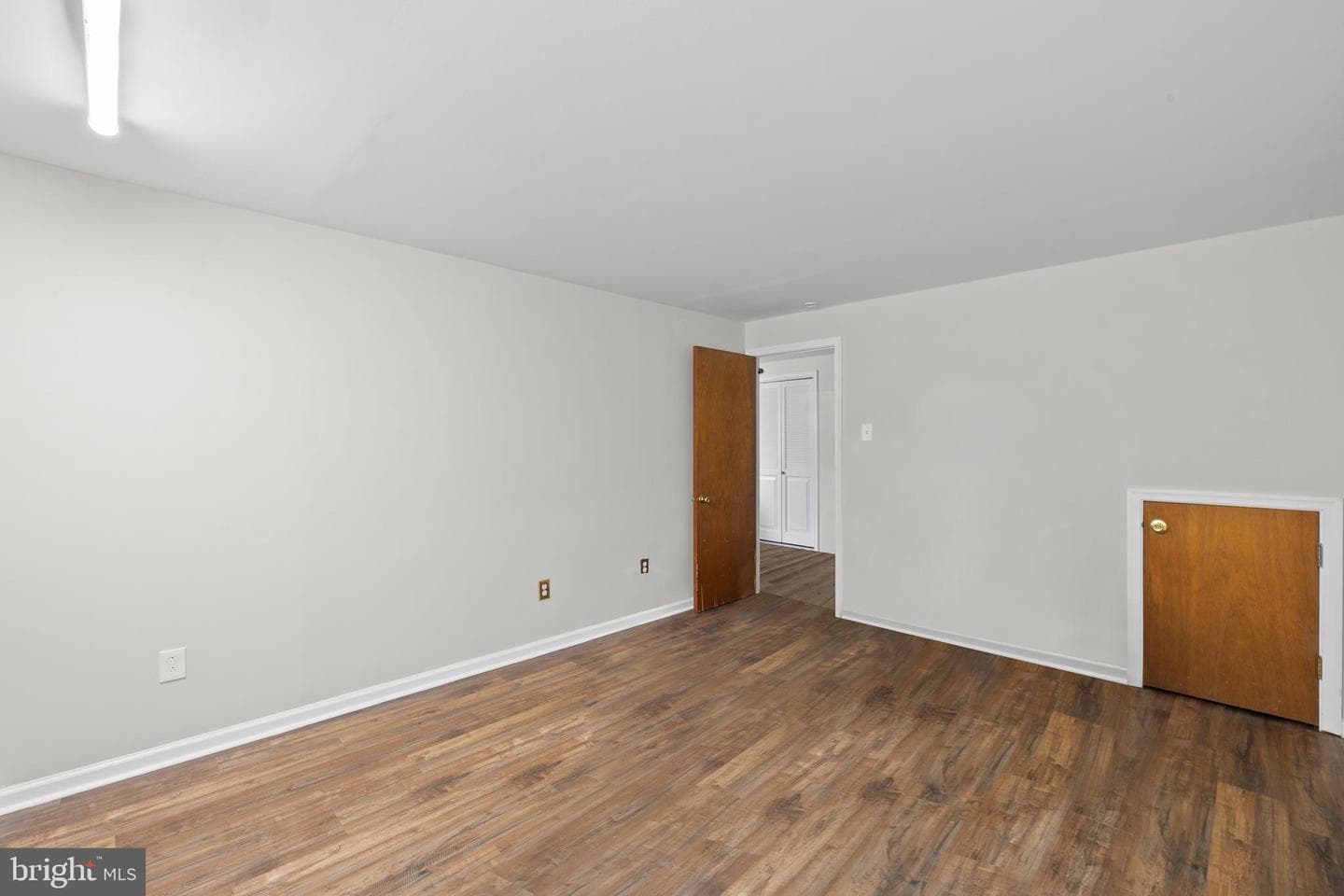 2255 Hillside Lane photo 25