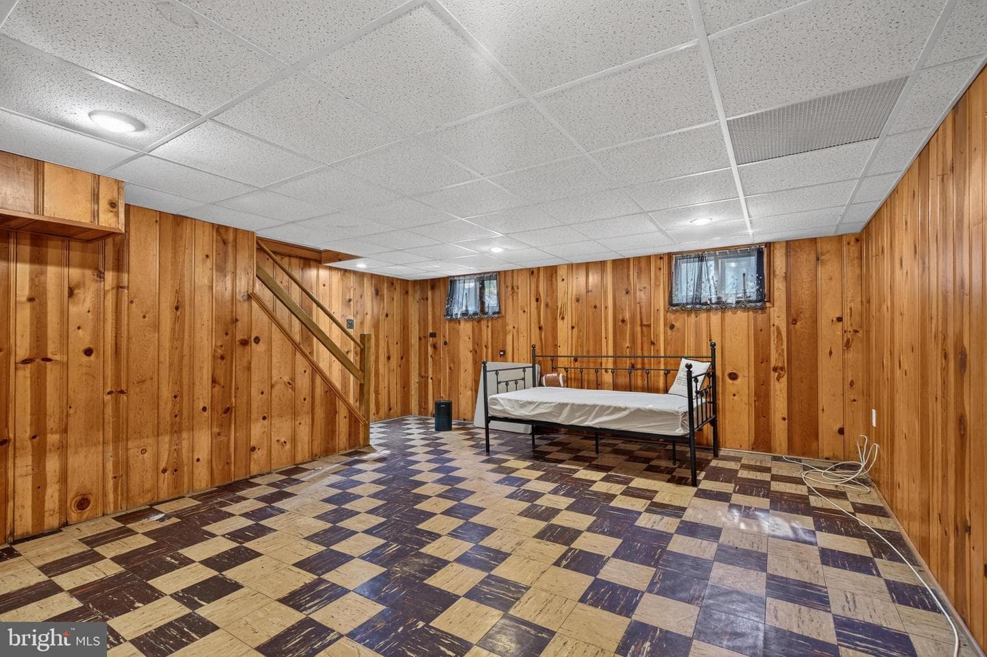 540 Hawarden Road photo 27