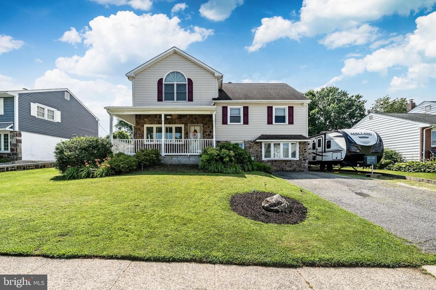 357 Swanage Drive photo 1
