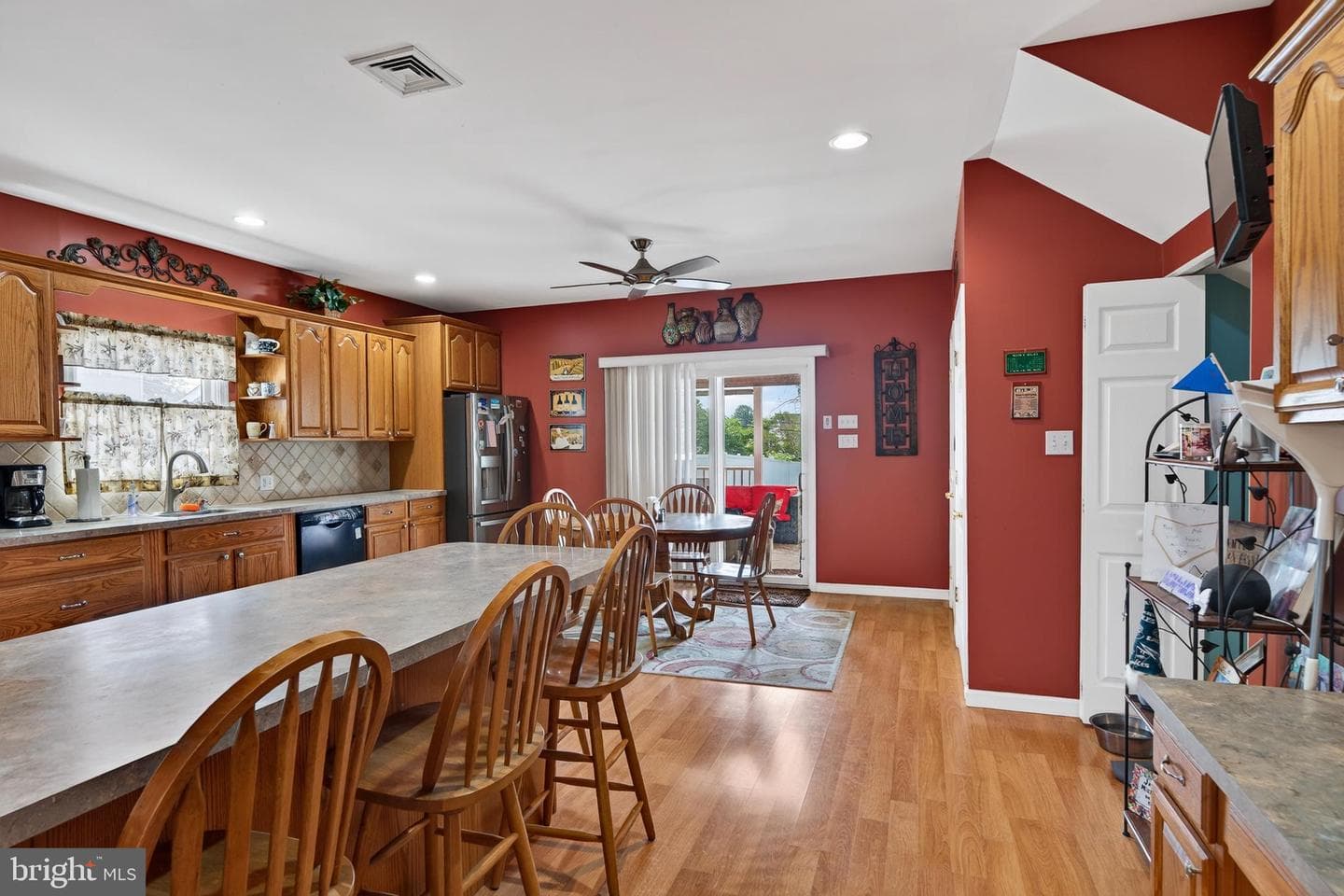 357 Swanage Drive photo 11