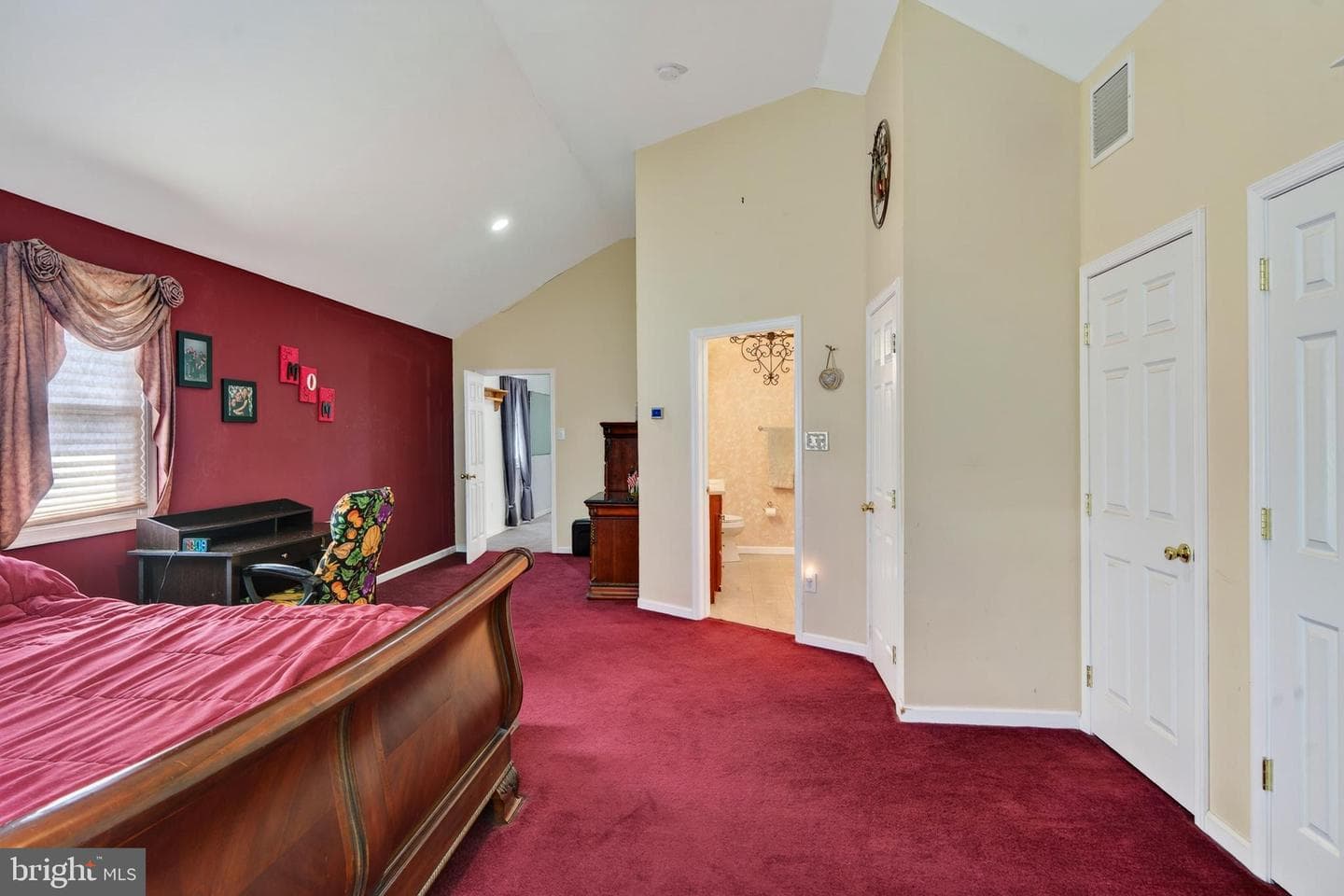 357 Swanage Drive photo 17